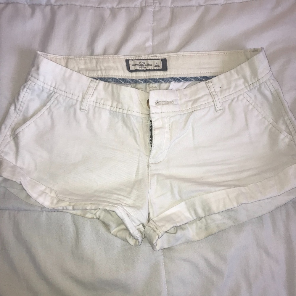 Abercrombie & Fitch Low Rise Chino Shorts